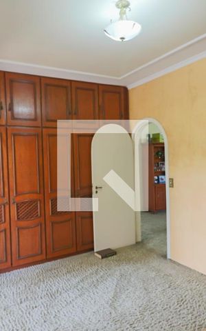 Casa à venda com 460m², 4 quartos e 6 vagas Casa à venda com 460m², 4 quartos e 6 vagasSuite 1