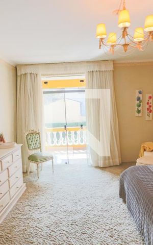 Casa à venda com 460m², 4 quartos e 6 vagas Casa à venda com 460m², 4 quartos e 6 vagasSuite 2