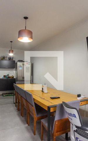 Casa à venda com 230m², 3 quartos e 4 vagas Casa à venda com 230m², 3 quartos e 4 vagasCozinha