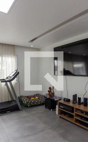 Casa à venda com 230m², 3 quartos e 4 vagas Casa à venda com 230m², 3 quartos e 4 vagasSala