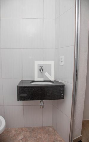 Casa à venda com 492m², 4 quartos e 2 vagasCasa 2 - banheiro 