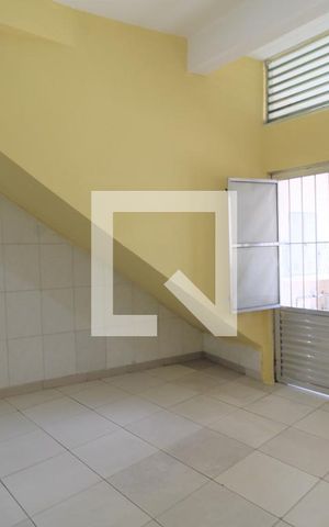 Casa à venda com 60m², 1 quarto e sem vagaSala
