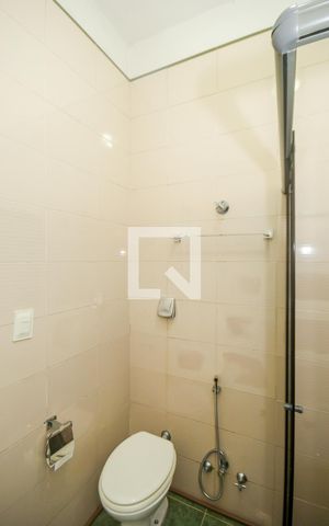 Apartamento para alugar com 230m², 4 quartos e 1 vaga Apartamento para alugar com 230m², 4 quartos e 1 vagaBanheiro Social