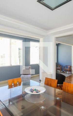 Apartamento para alugar com 230m², 4 quartos e 1 vaga Apartamento para alugar com 230m², 4 quartos e 1 vagaSala