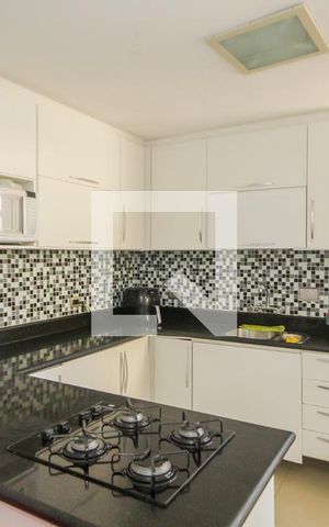 Apartamento para alugar com 230m², 4 quartos e 1 vaga Apartamento para alugar com 230m², 4 quartos e 1 vagaCozinha