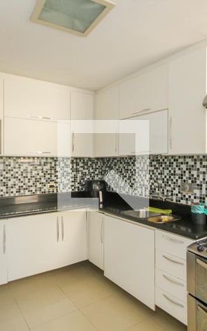 Apartamento para alugar com 230m², 4 quartos e 1 vaga Apartamento para alugar com 230m², 4 quartos e 1 vagaCozinha