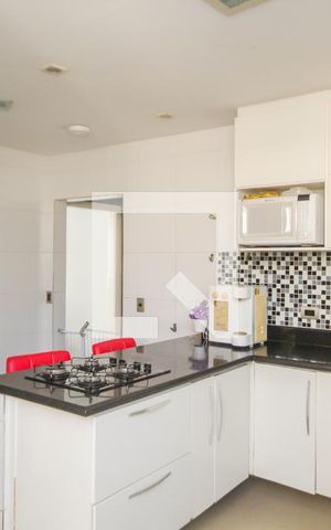 Apartamento para alugar com 230m², 4 quartos e 1 vaga Apartamento para alugar com 230m², 4 quartos e 1 vagaCozinha