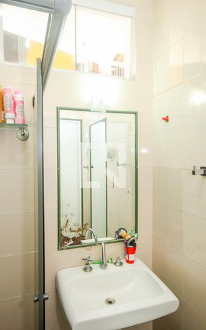 Apartamento para alugar com 230m², 4 quartos e 1 vaga Apartamento para alugar com 230m², 4 quartos e 1 vagaBanheiro Social