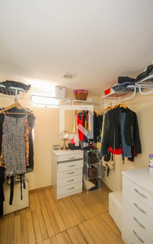Apartamento para alugar com 230m², 4 quartos e 1 vaga Apartamento para alugar com 230m², 4 quartos e 1 vagaClosed - Suite
