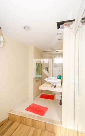 Apartamento para alugar com 230m², 4 quartos e 1 vaga Apartamento para alugar com 230m², 4 quartos e 1 vagaBanheiro - Suite