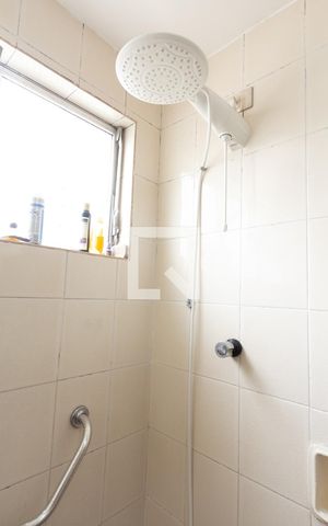 Apartamento para alugar com 76m², 2 quartos e 1 vaga Apartamento para alugar com 76m², 2 quartos e 1 vagaBanheiro