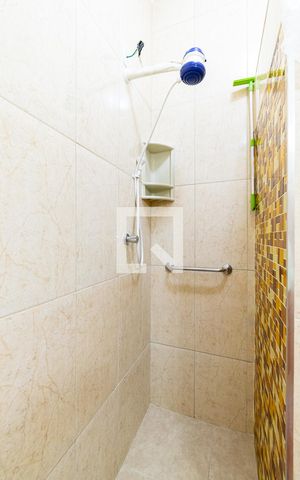 Casa à venda com 194m², 4 quartos e 1 vaga Casa à venda com 194m², 4 quartos e 1 vagaBanheiro Social