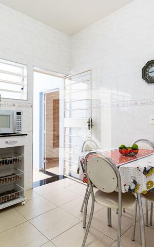 Casa à venda com 194m², 4 quartos e 1 vaga Casa à venda com 194m², 4 quartos e 1 vagaCozinha