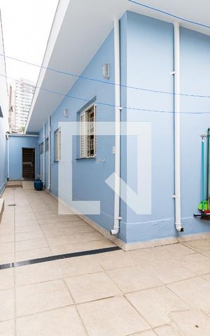 Casa à venda com 194m², 4 quartos e 1 vaga Casa à venda com 194m², 4 quartos e 1 vagaQuintal