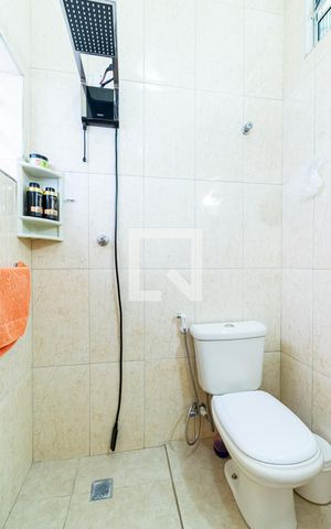 Casa à venda com 194m², 4 quartos e 1 vaga Casa à venda com 194m², 4 quartos e 1 vagaBanheiro da Suíte