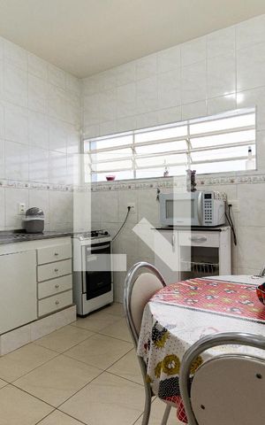 Casa à venda com 194m², 4 quartos e 1 vaga Casa à venda com 194m², 4 quartos e 1 vagaCozinha