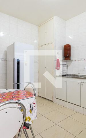 Casa à venda com 194m², 4 quartos e 1 vaga Casa à venda com 194m², 4 quartos e 1 vagaCozinha