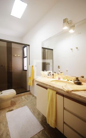 Apartamento à venda com 206m², 3 quartos e 2 vagasBanheiro