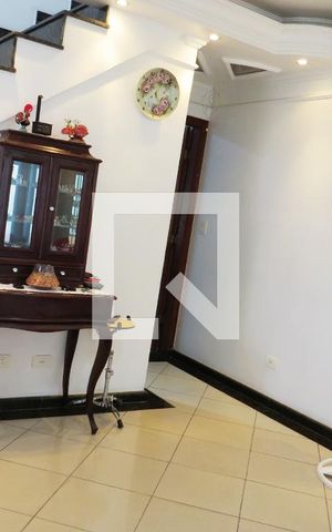 Casa à venda com 216m², 3 quartos e 4 vagasSala