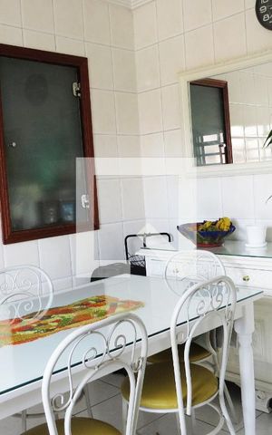 Casa à venda com 216m², 3 quartos e 4 vagasCozinha 