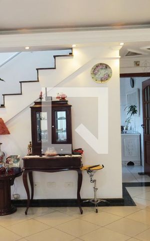 Casa à venda com 216m², 3 quartos e 4 vagasSala