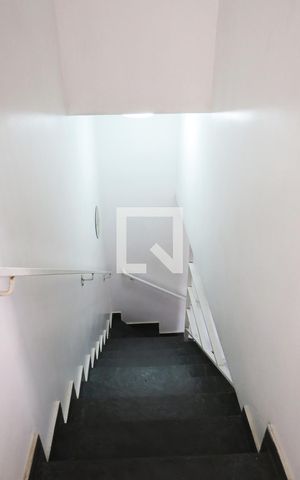 Casa à venda com 216m², 3 quartos e 4 vagasEscada