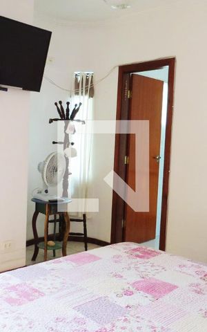 Casa à venda com 216m², 3 quartos e 4 vagasQuarto Suíte