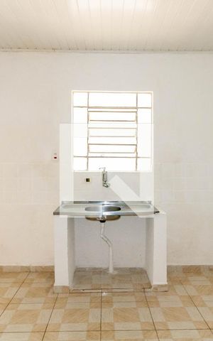 Casa para alugar com 70m², 1 quarto e 3 vagas Casa para alugar com 70m², 1 quarto e 3 vagasCozinha