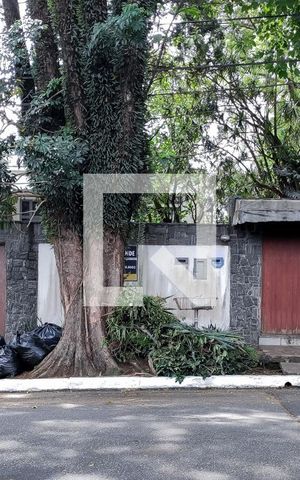 Casa à venda com 1250m², 4 quartos e 5 vagasFachada