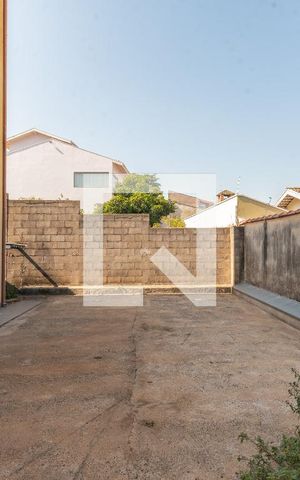 Casa à venda com 150m², 2 quartos e 2 vagas Casa à venda com 150m², 2 quartos e 2 vagasQuintal