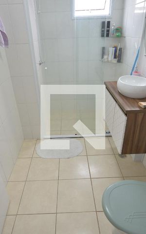 Apartamento à venda com 52m², 2 quartos e 1 vaga Apartamento à venda com 52m², 2 quartos e 1 vagaBanheiro Social