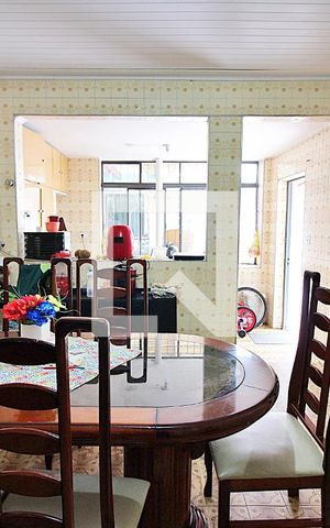 Casa à venda com 208m², 4 quartos e 6 vagasCozinha Casa 2