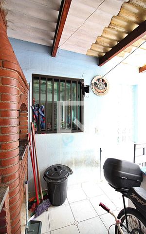 Casa à venda com 208m², 4 quartos e 6 vagasLavanderia