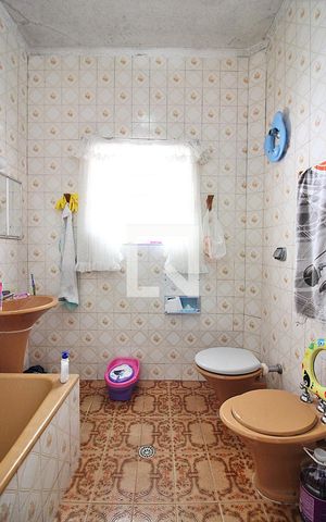 Casa à venda com 208m², 4 quartos e 6 vagasBanheiro Social Casa 2