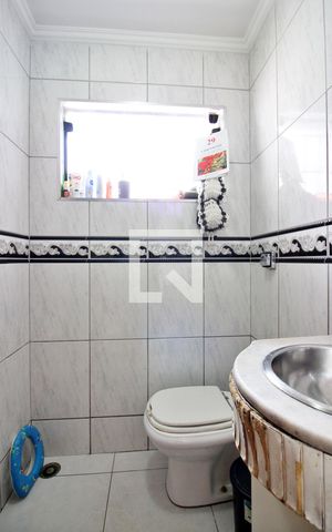 Casa à venda com 208m², 4 quartos e 6 vagasBanheiro Social 2