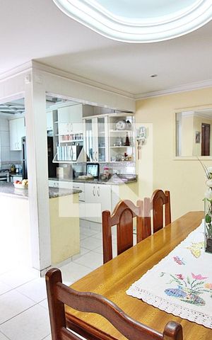 Casa à venda com 208m², 4 quartos e 6 vagasSala de Jantar