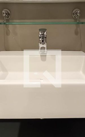 Apartamento à venda com 35m², 1 quarto e 1 vaga Apartamento à venda com 35m², 1 quarto e 1 vagaBanheiro social - Pia