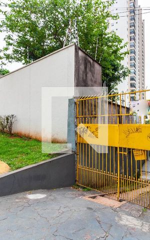 Casa para alugar com 60m², 1 quarto e 1 vaga Casa para alugar com 60m², 1 quarto e 1 vagaFachada