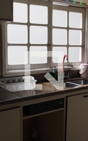 Casa à venda com 488m², 5 quartos e 8 vagasCozinha
