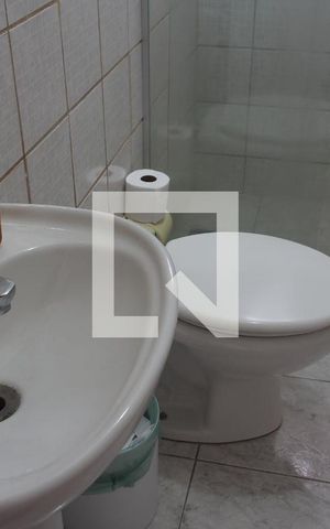 Casa à venda com 488m², 5 quartos e 8 vagasBanheiro do Quarto 4 - Suíte (escritorio)