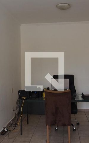 Casa à venda com 488m², 5 quartos e 8 vagasQuarto 4 - Suíte (escritorio)