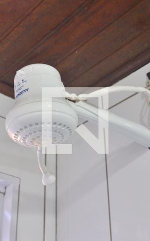 Casa à venda com 95m², 2 quartos e 2 vagasBanheiro social