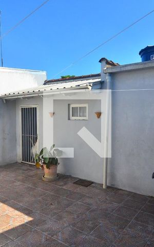 Casa à venda com 95m², 2 quartos e 2 vagasPátio
