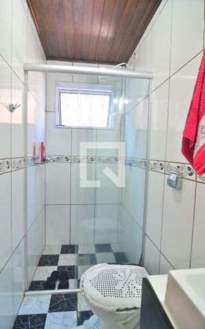 Casa à venda com 95m², 2 quartos e 2 vagasBanheiro social
