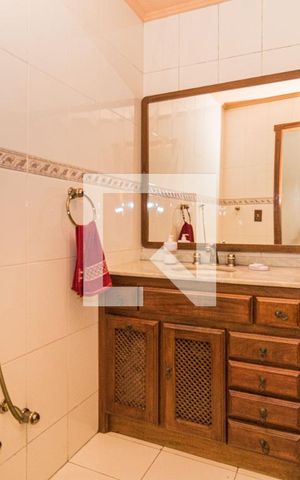 Casa à venda com 260m², 4 quartos e 3 vagasBanheiro da Suíte