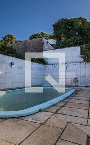 Casa à venda com 260m², 4 quartos e 3 vagasPiscina