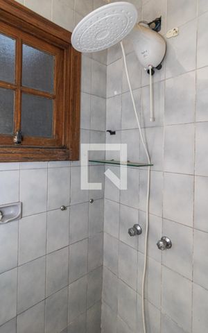 Casa à venda com 260m², 4 quartos e 3 vagasBanheiro 2