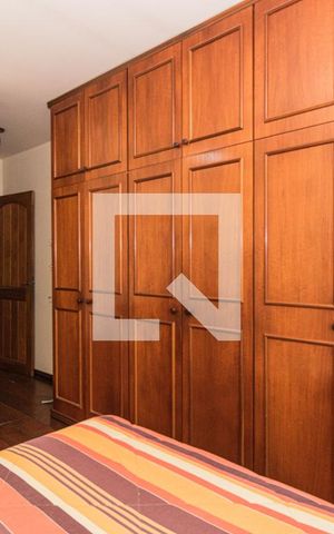 Casa à venda com 260m², 4 quartos e 3 vagasQuarto 1 Suite