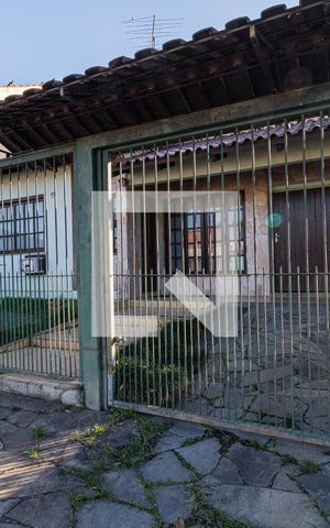 Casa à venda com 260m², 4 quartos e 3 vagasFachada