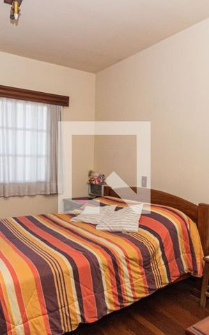 Casa à venda com 260m², 4 quartos e 3 vagasQuarto 1 Suite